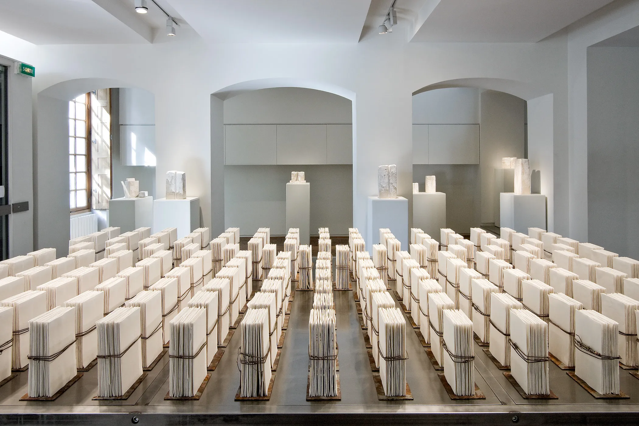 PSALMS — sculpture céramique d’Elisabeth Raphael (7/24)