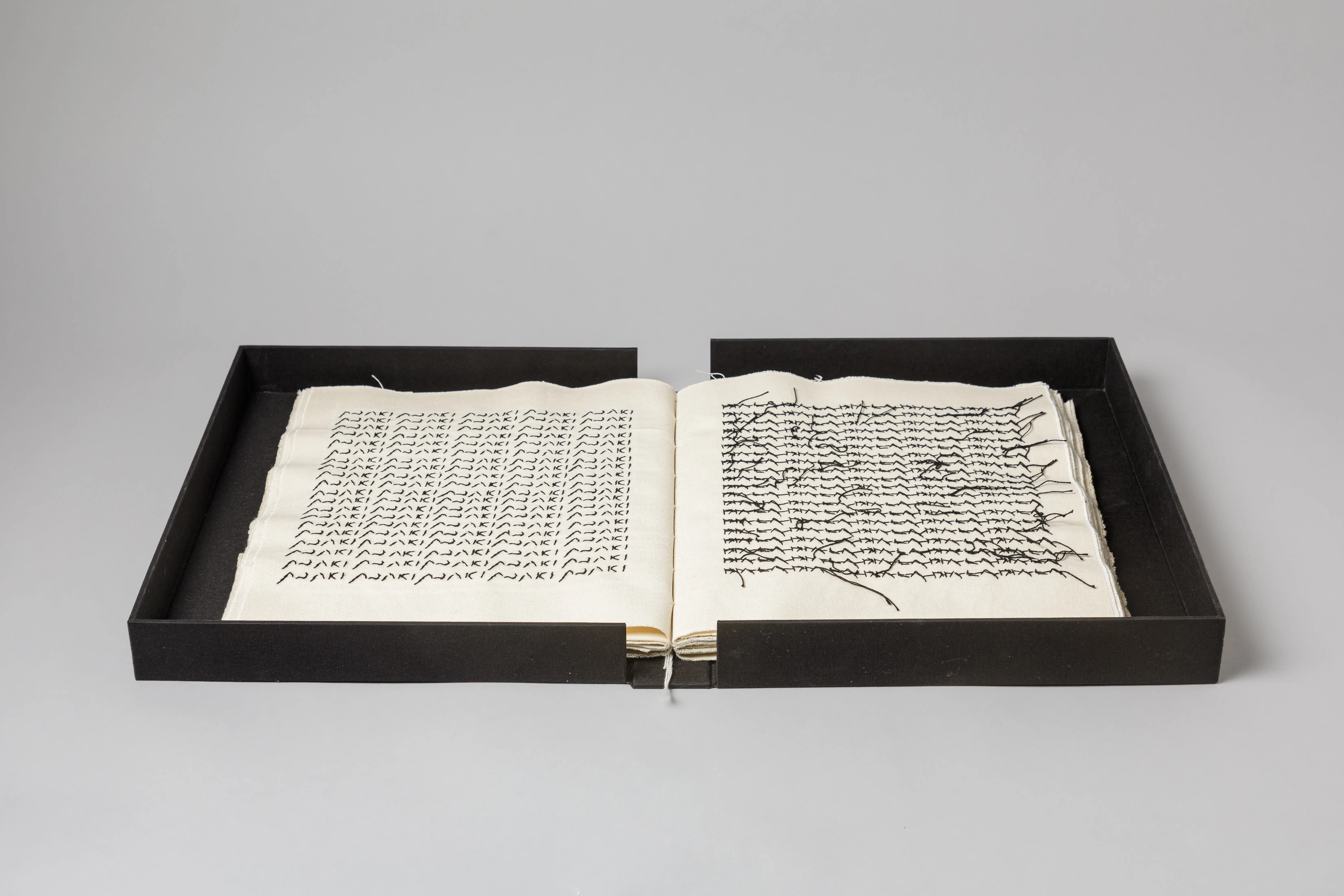BONDS — œuvre textile d’Elisabeth Raphael (8/17)