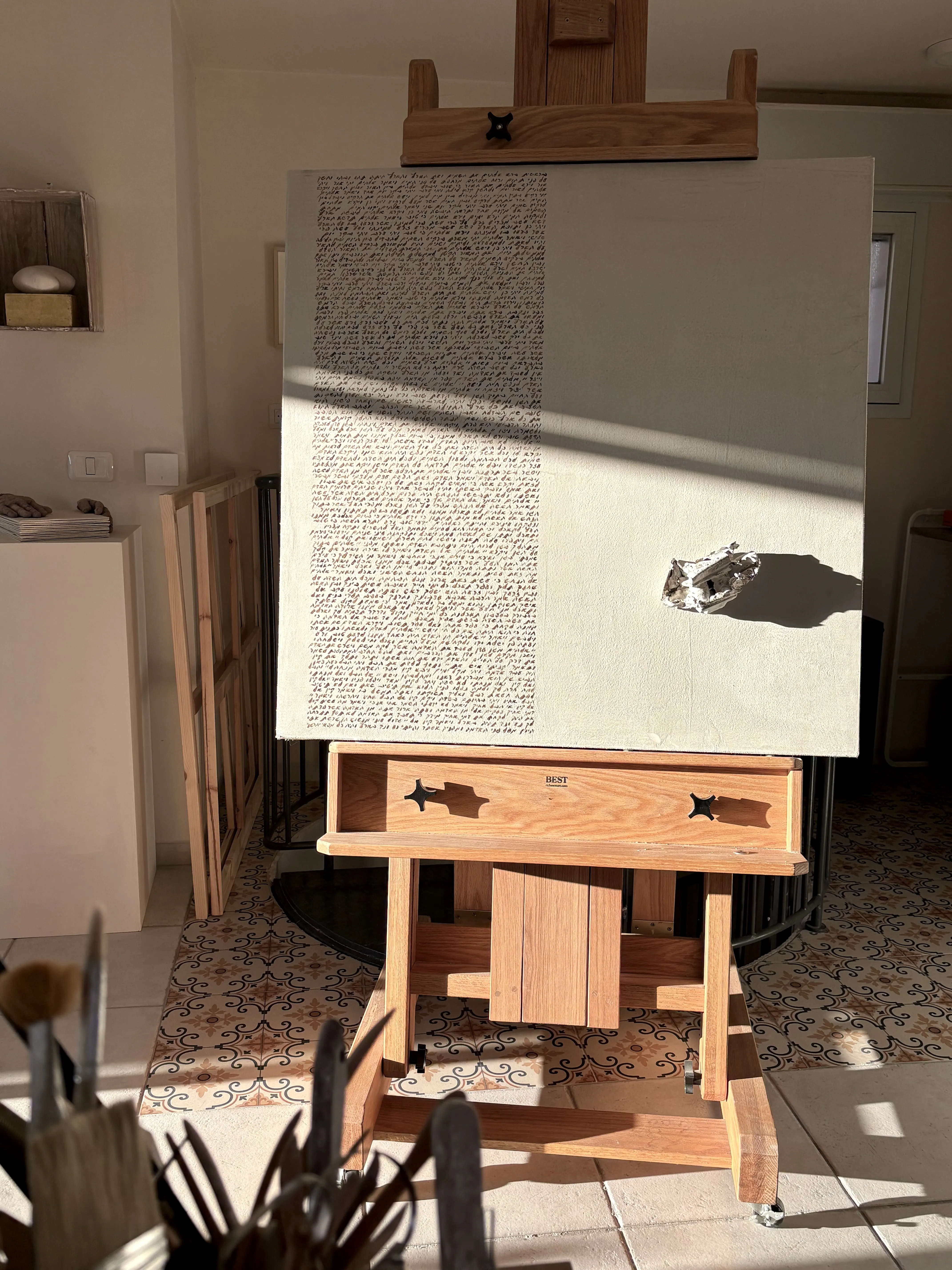 Elisabeth Raphael, her studio and her home, between Paris and Jerusalem (28/33)